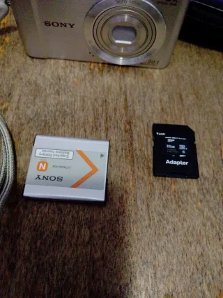 Cámara Sony cybershot DSC-W800 Plateada