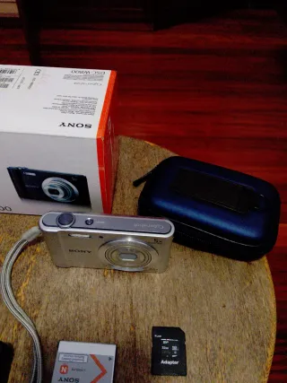 Cámara Sony cybershot DSC-W800 Plateada