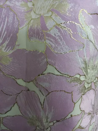 Vestido Chi Chi London floral morado y dorado