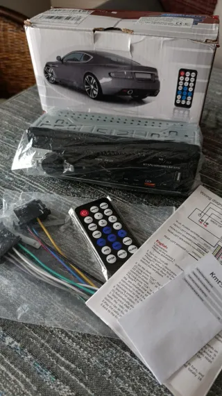 Auto Radio USB/MP3/SD/Bluetooth