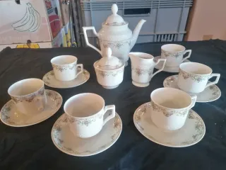 Servizio completo da tè in porcellana