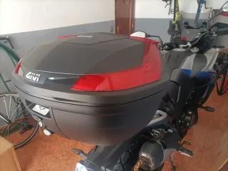 Baúl Moto GIVI Blade 46L Negro