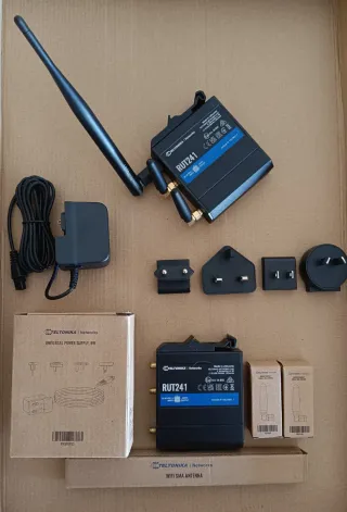 Router Teltonika RUT241 4G LTE Wifi Kit