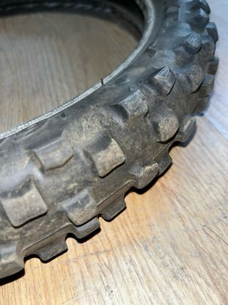 Neumático Tacos Pirelli 14