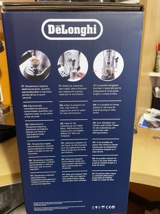 Macchina caffè espresso DeLonghi Dedica ec 685