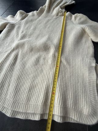 Jersey Benetton cuello alto botones crema