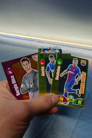 Más de 200 cromos Adrenalyn XL 2017-2018