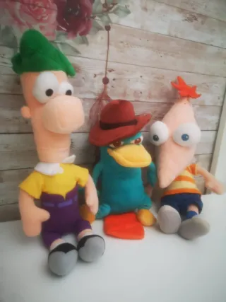 Peluches Pheneas y Ferb
