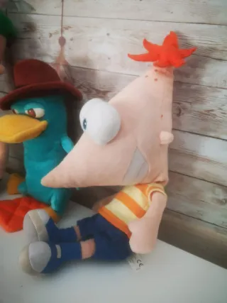 Peluches Pheneas y Ferb