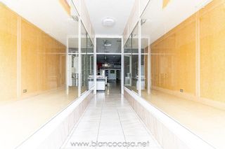 Local comercial en venta en Carballo