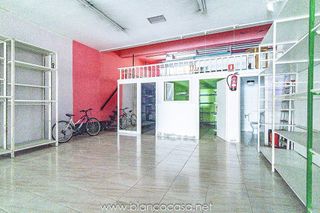 Local comercial en venta en Carballo