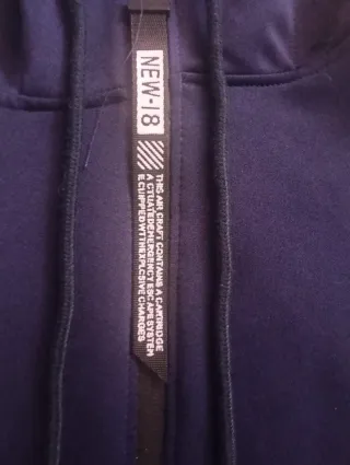 Chaqueta deportiva azul marino y naranja Talla L