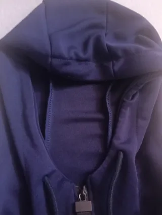 Chaqueta deportiva azul marino y naranja Talla L