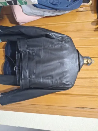 Chaqueta efecto piel ZARA