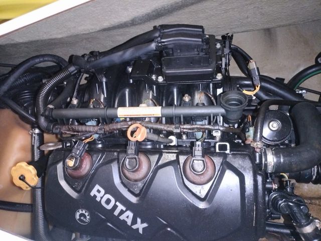 Sea-doo 97kw 130 hp remolque nuevo,moto solo 2500€