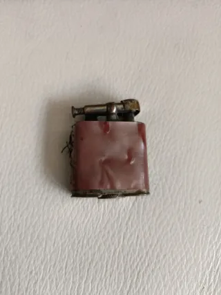 Antiguo mechero de gasolina