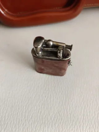 Antiguo mechero de gasolina