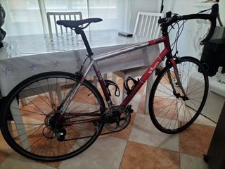 Bicicleta de carretera Btwin Roja/Plateada