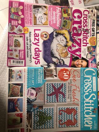 Lote de 10 revistas Mollie Makes y mas de labores