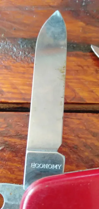 Victorinox Huntsman Economy