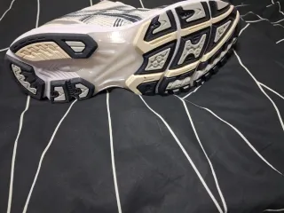 Zapatillas Asics Gel Kayano 14 Plata/Blanco