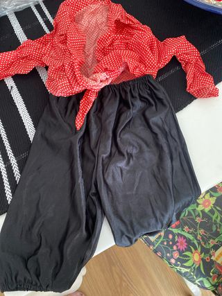 Disfraz infantil rojo lunares y pantalón negro