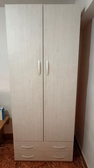 Armario de ropa