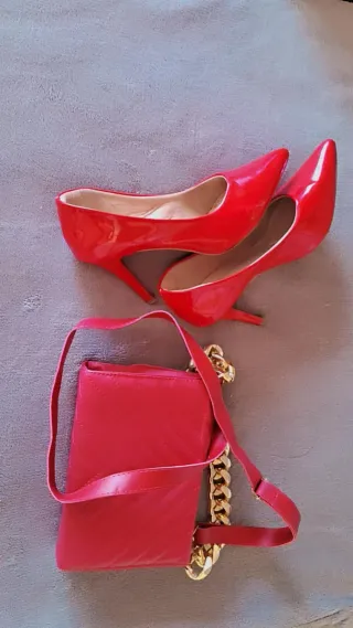 Bolso y tacones fucsia