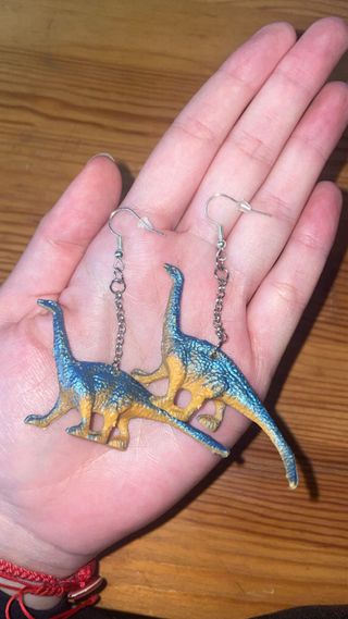 Pendientes largos de dinosaurio naranja hand made