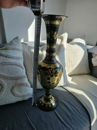 Jarron decorativo dorado