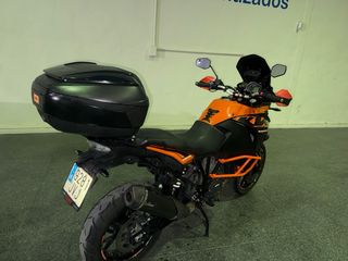 KTM 1090 Adventure Negra y Naranja
