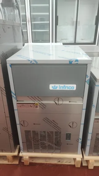 Fabricador hielos Infrico 48 kilos/dia