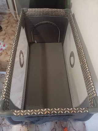 Cuna de viaje + colchón