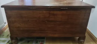 Baúl de madera maciza