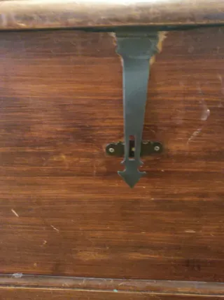 Baúl de madera maciza