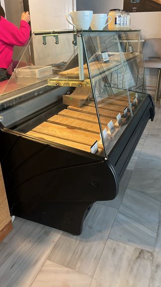 Nevera Vitrina Refrigerada FALTA CAMBIAR MOTOR