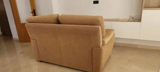 Sofá pequeño tela y madera
