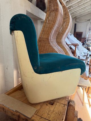 Butaca moderna beige y azul