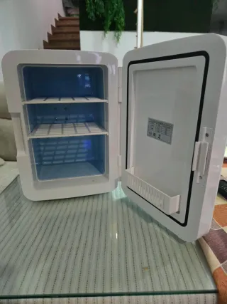 Nevera Portatil Blanca