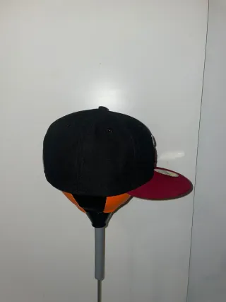 Gorra New Era Negra y Roja