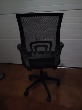 Silla de oficina negra