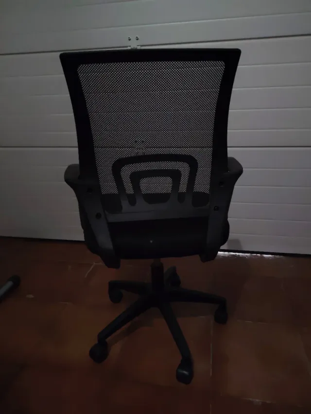 Silla de oficina negra