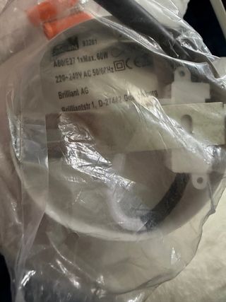 Base lámpara techo blanca