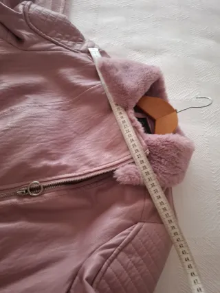 Cazadora polipiel forrada rosa