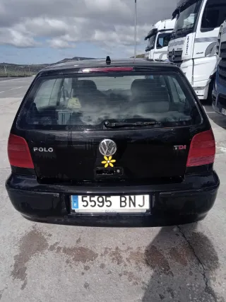 Volkswagen Polo Negro
