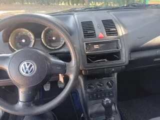 Volkswagen Polo Negro