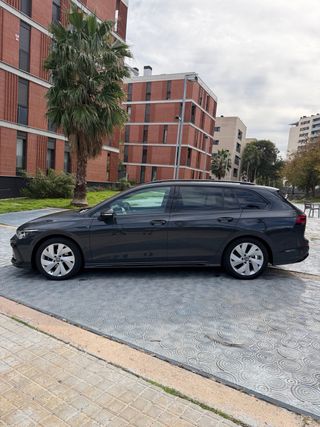 Volkswagen Golf Variant 1.5 eTSI R Line DSG7