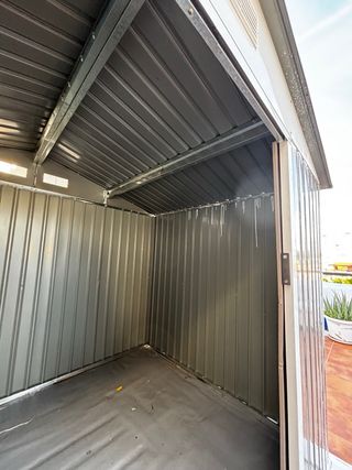 Caseta de jardín metálica gris/blanco