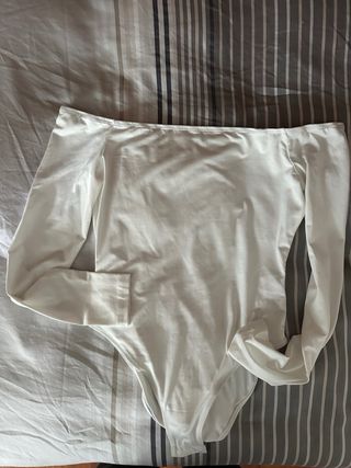 Body bianco manica lunga off-shoulder