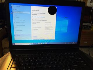 Portátil Toshiba i5 con defecto pantalla